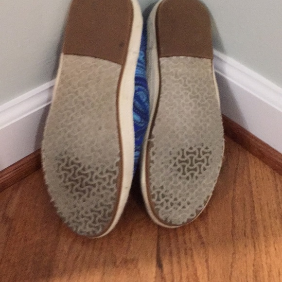 Men’s Toms shoes barely worn - Picture 3 of 3